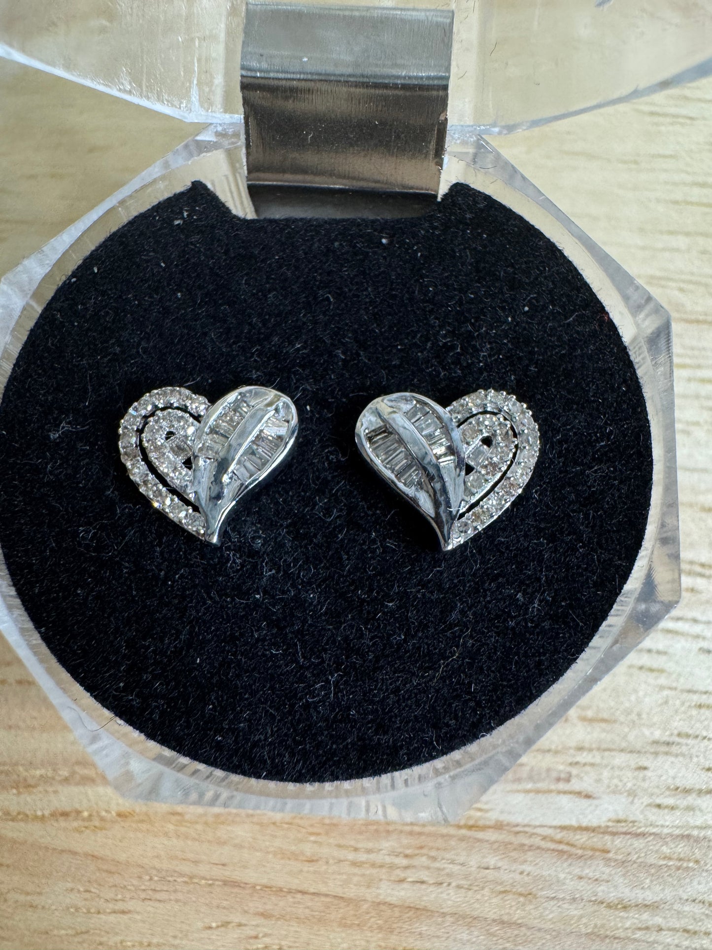 Jaya Heart Stud