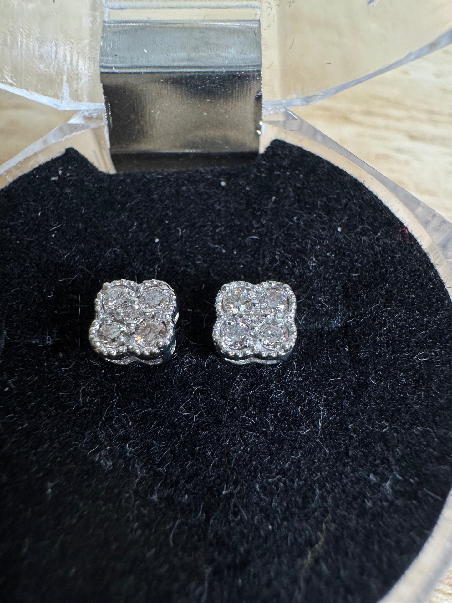 Solid Clover Earrings