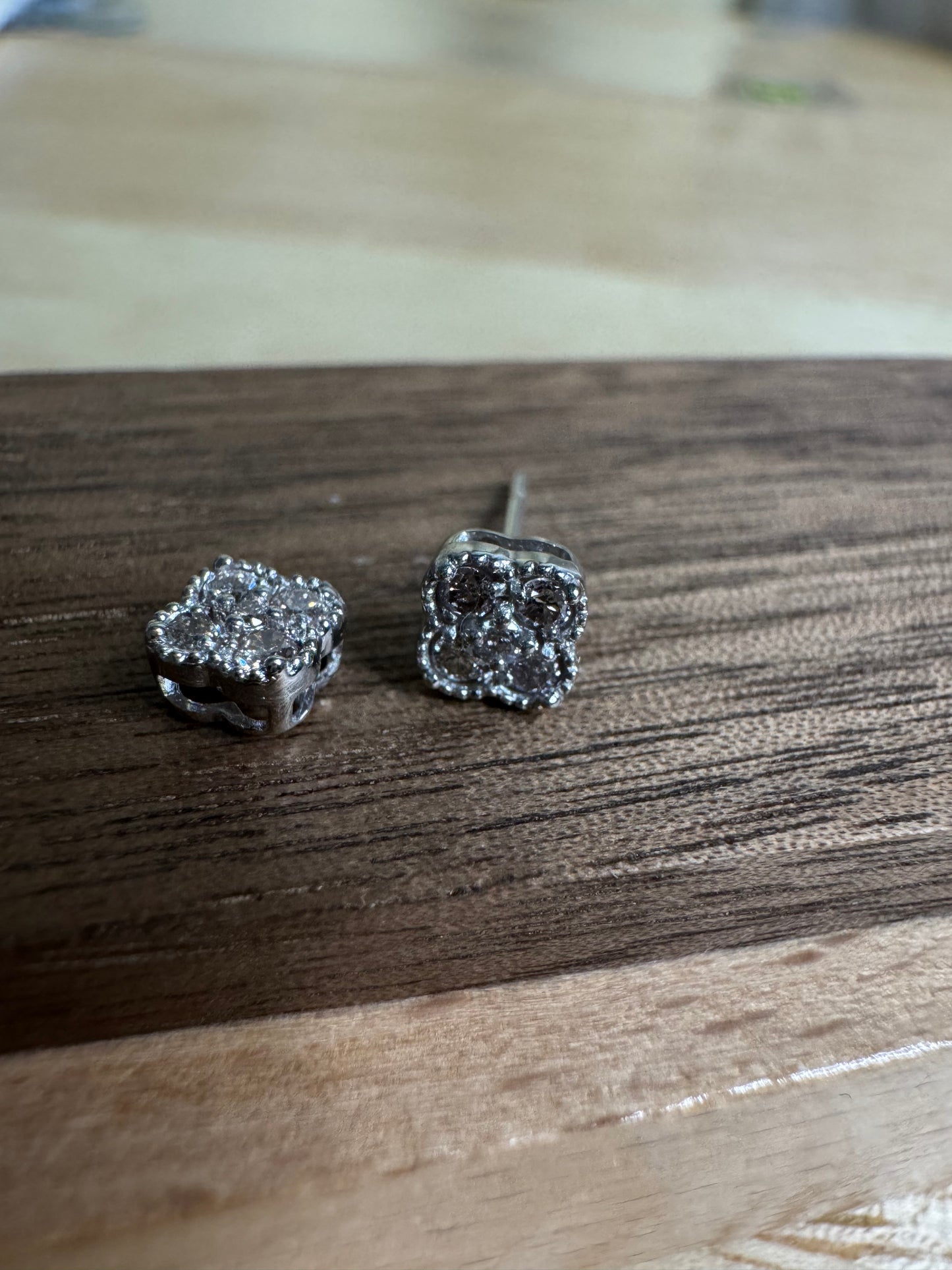 Solid Clover Earrings