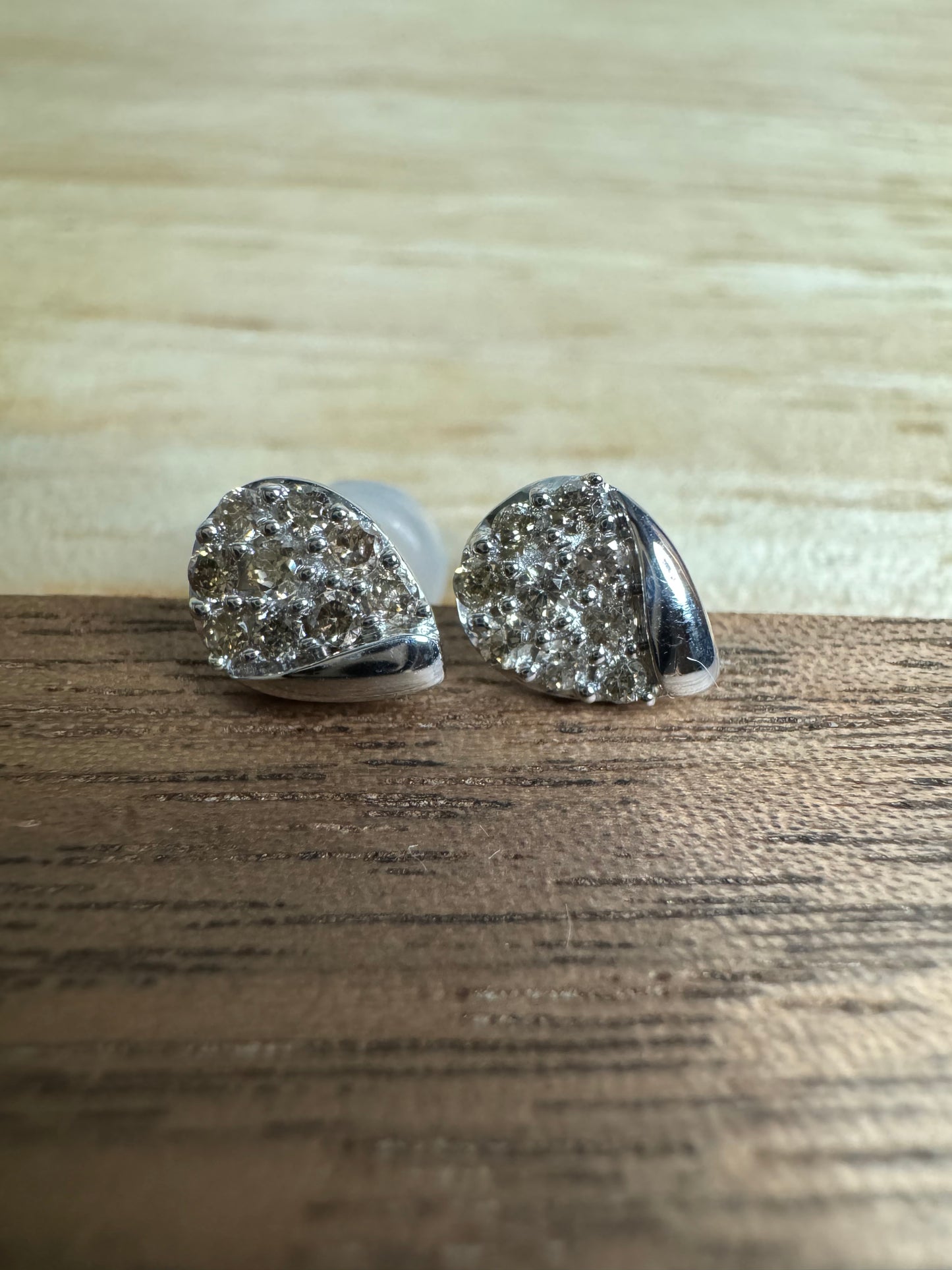 Kisses Earrings