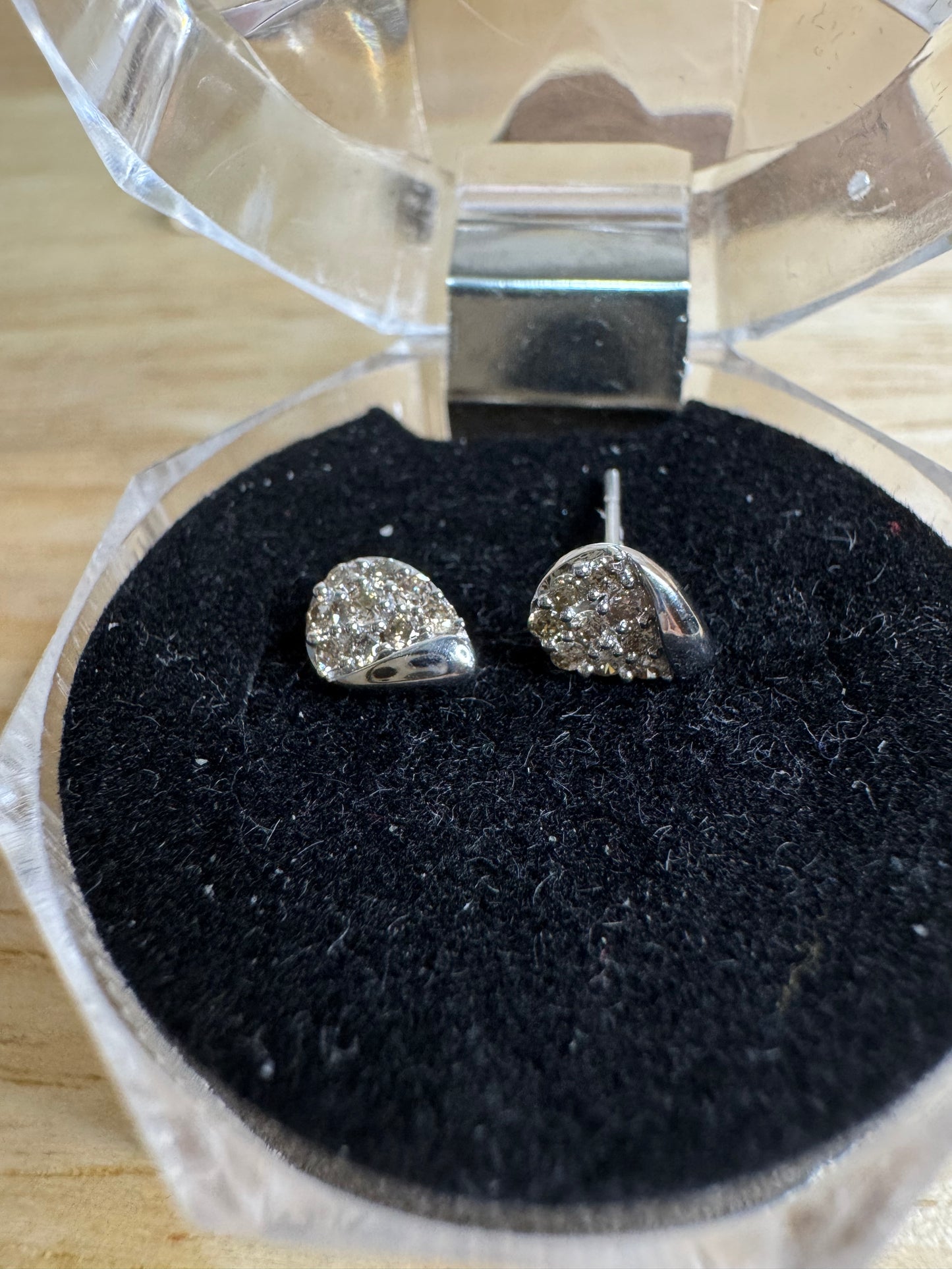 Kisses Earrings