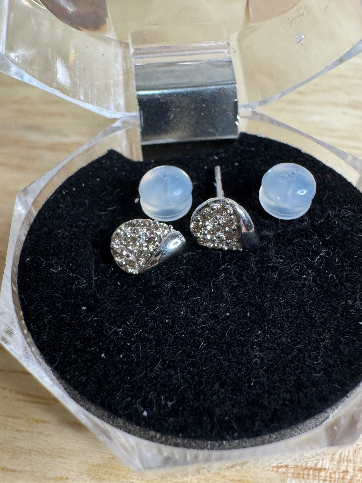 Kisses Earrings