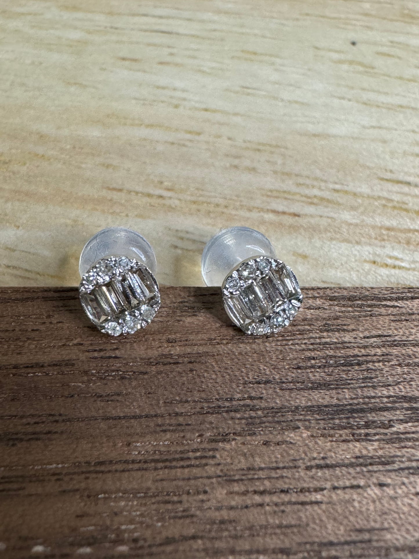 Round Illusion Earrings