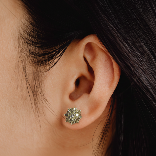 Sandra Baguette Stud YG