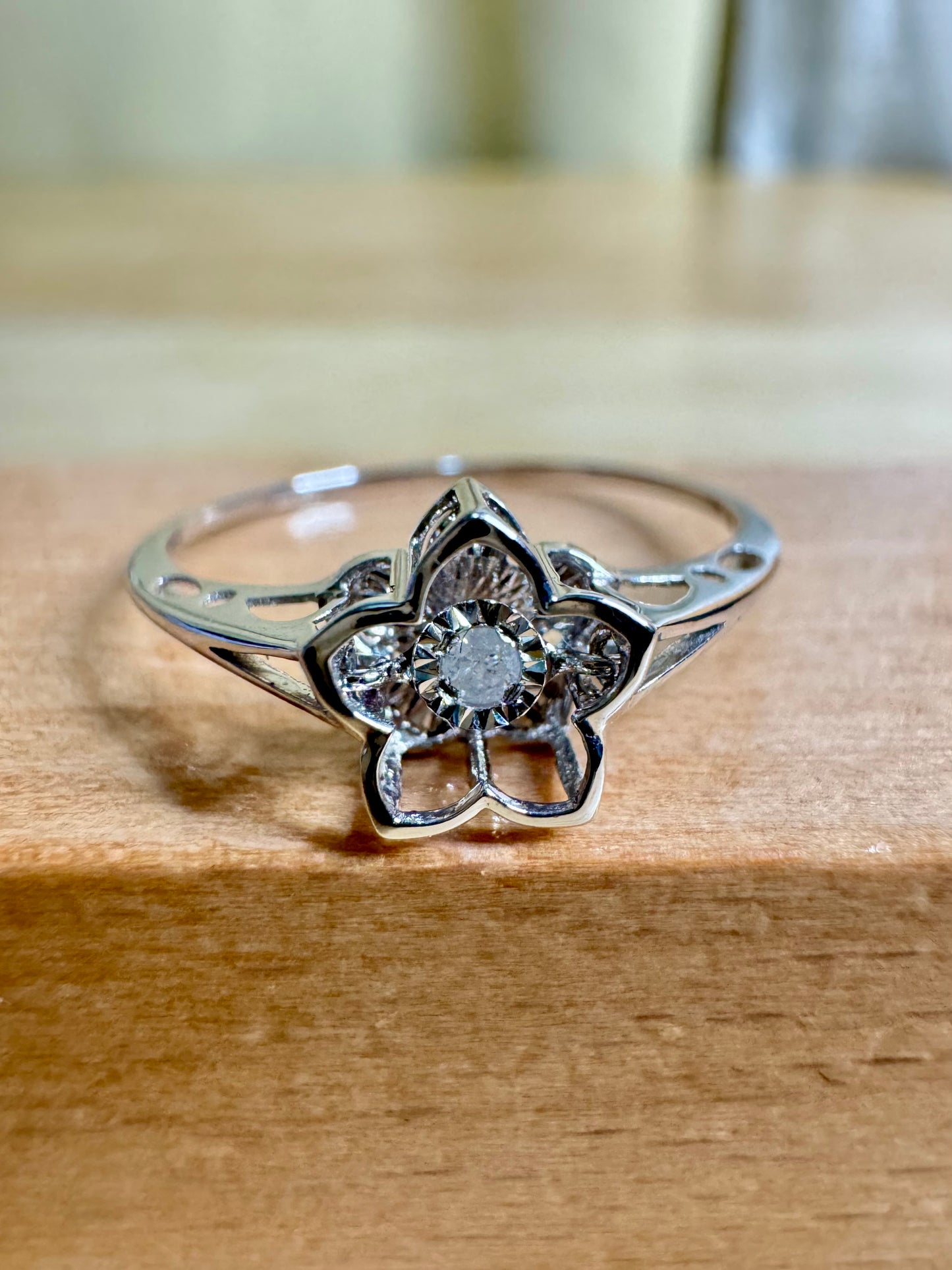 Dancing Flower Ring