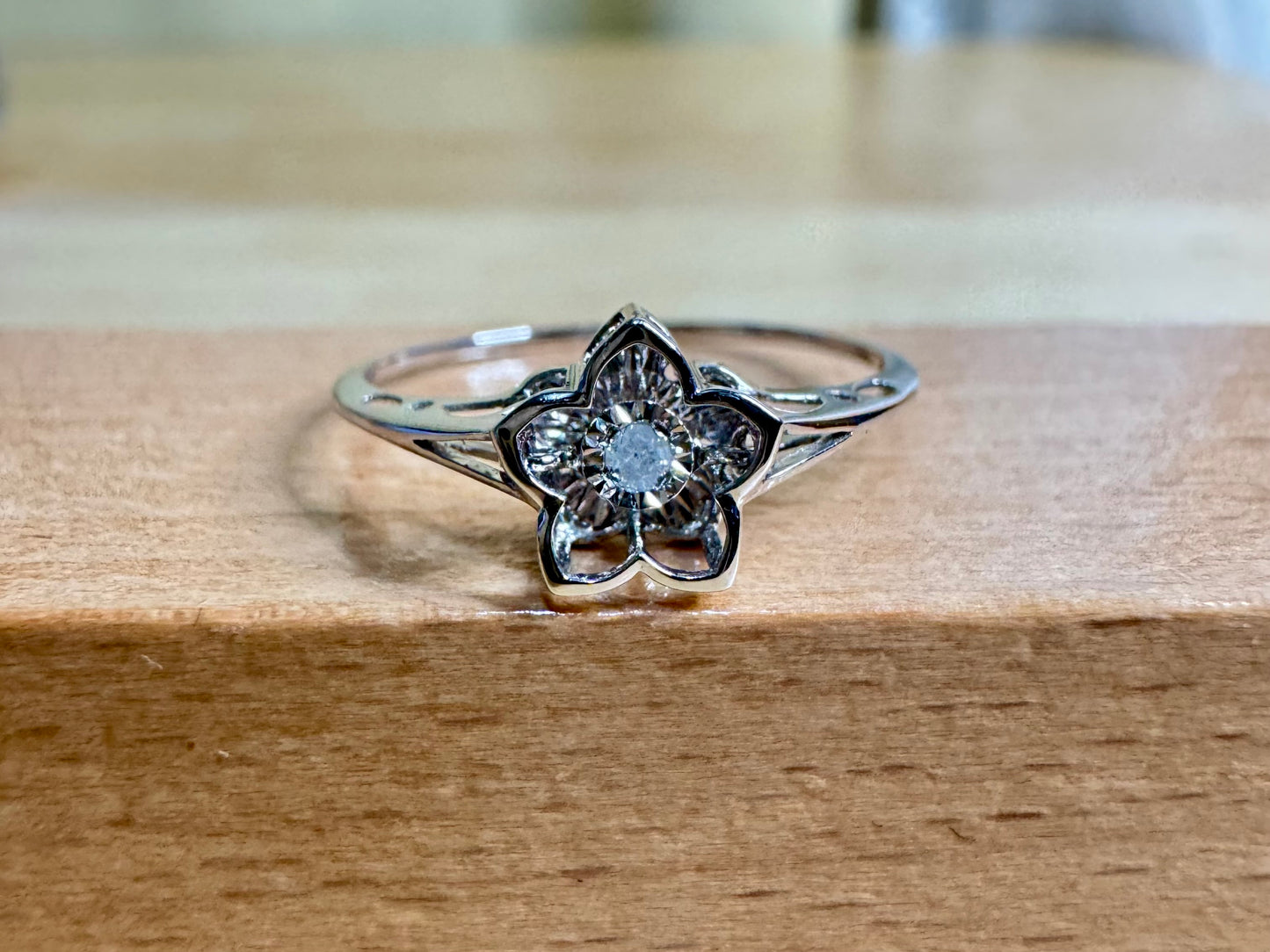 Dancing Flower Ring