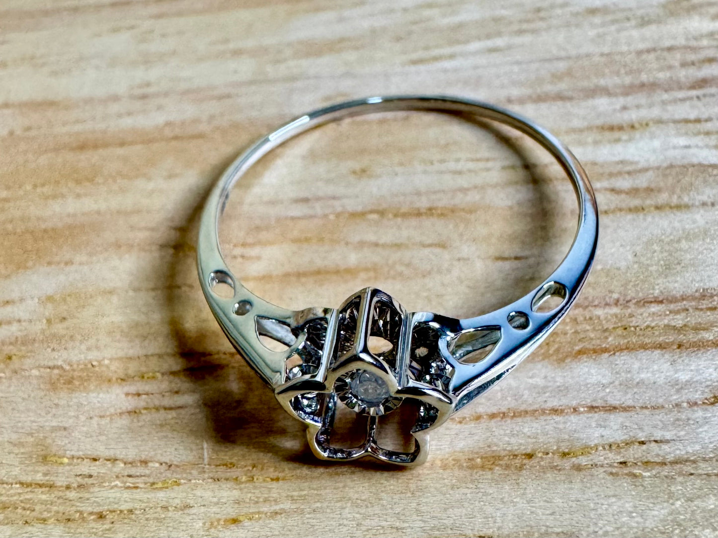 Dancing Flower Ring