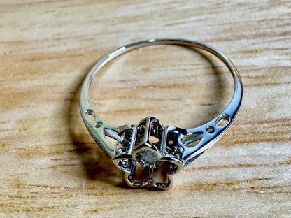 Dancing Flower Ring