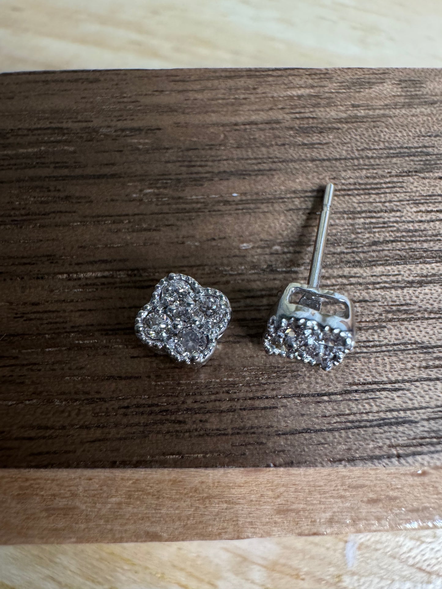 Solid Clover Earrings