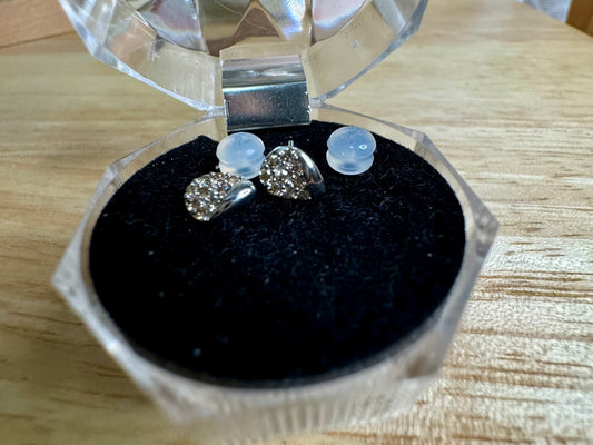 Kisses Earrings